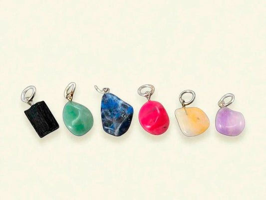 Dije de piedras engarzadas roladas