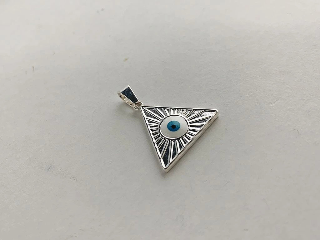 Dije de acero blanco triangular/cuadrado con ojito x1