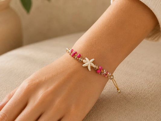 Pulsera de hilo con piedras y dije de estrella de mar