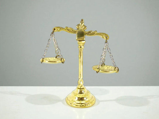 Balanza con Pie Bronce 12,5 cm