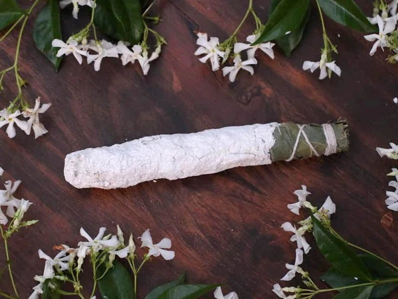 Sahumo Blanco Sagrada Madre - Purifica y Eleva tus Espacios