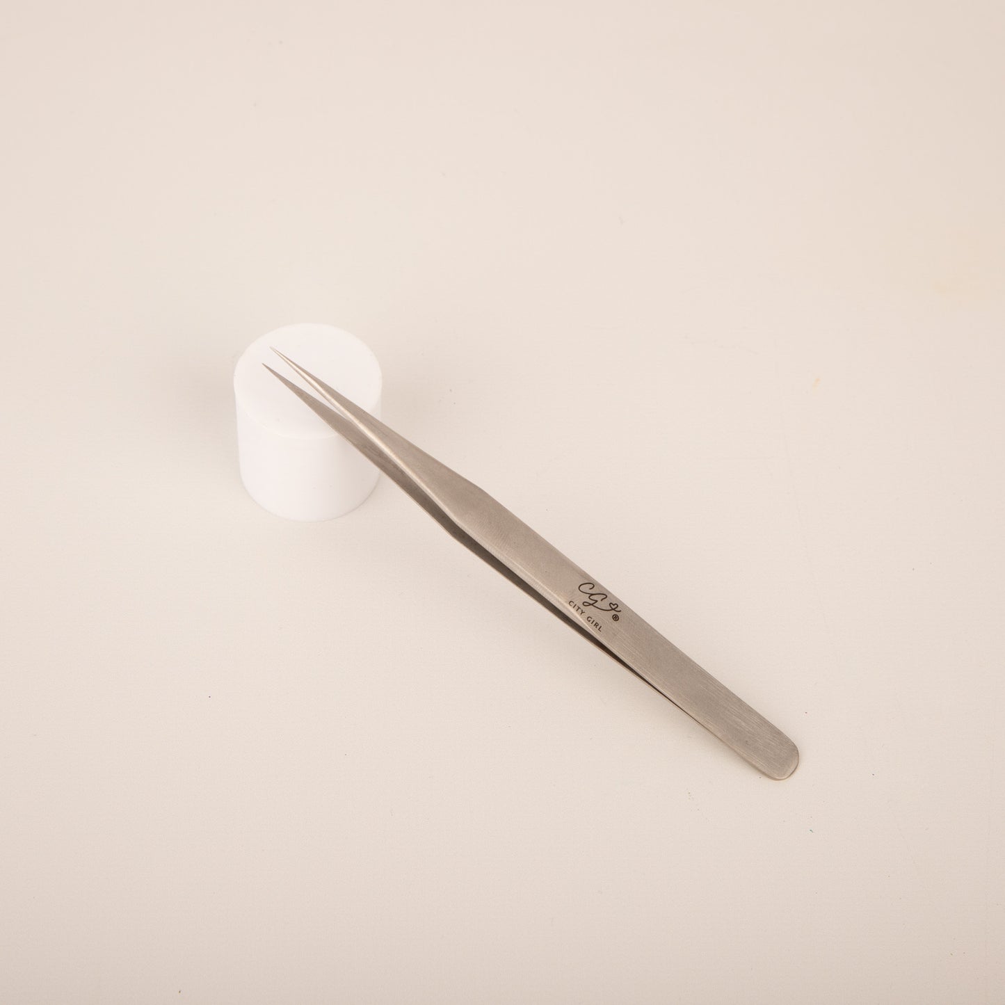 PINZA RECTA PARA PESTAÑAS CITY GIRL