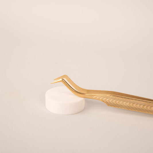 PINZA DORADA PARA PESTAÑAS CITY GIRL